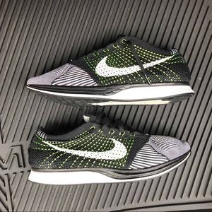 NIKE FLYKNIT RACER 11.5